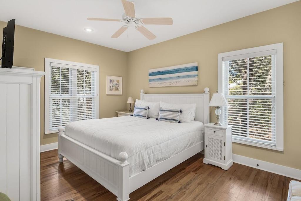 Bungalow, 3 Min Walk To Beach, Golf Cart, 4 Bikes, Wagon Seacrest