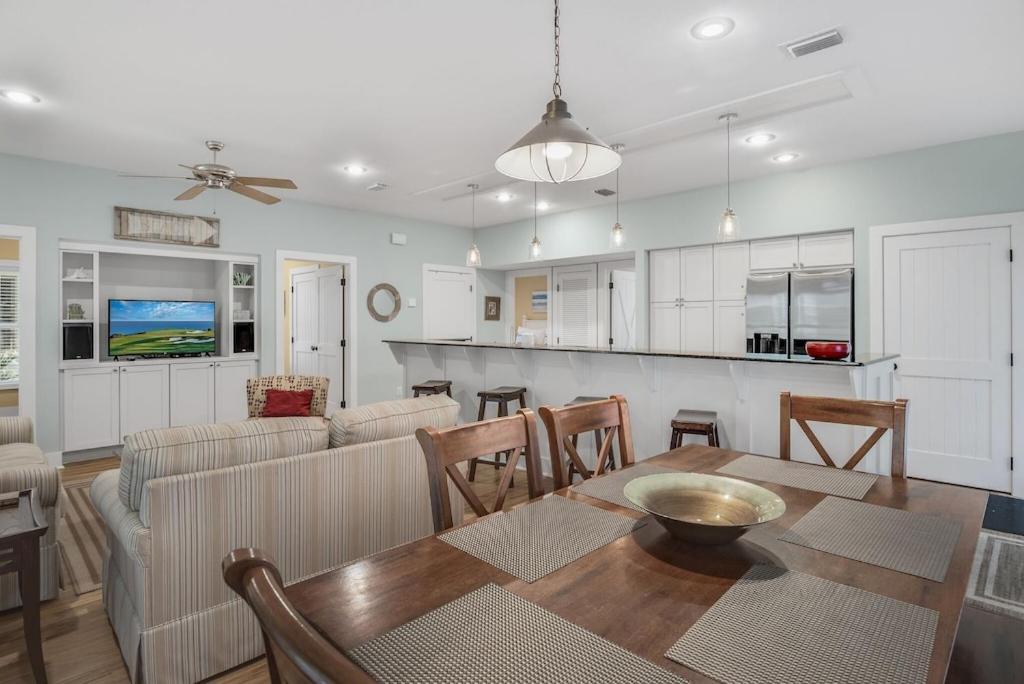 Bungalow, 3 Min Walk To Beach, Golf Cart, 4 Bikes, Wagon * Seacrest