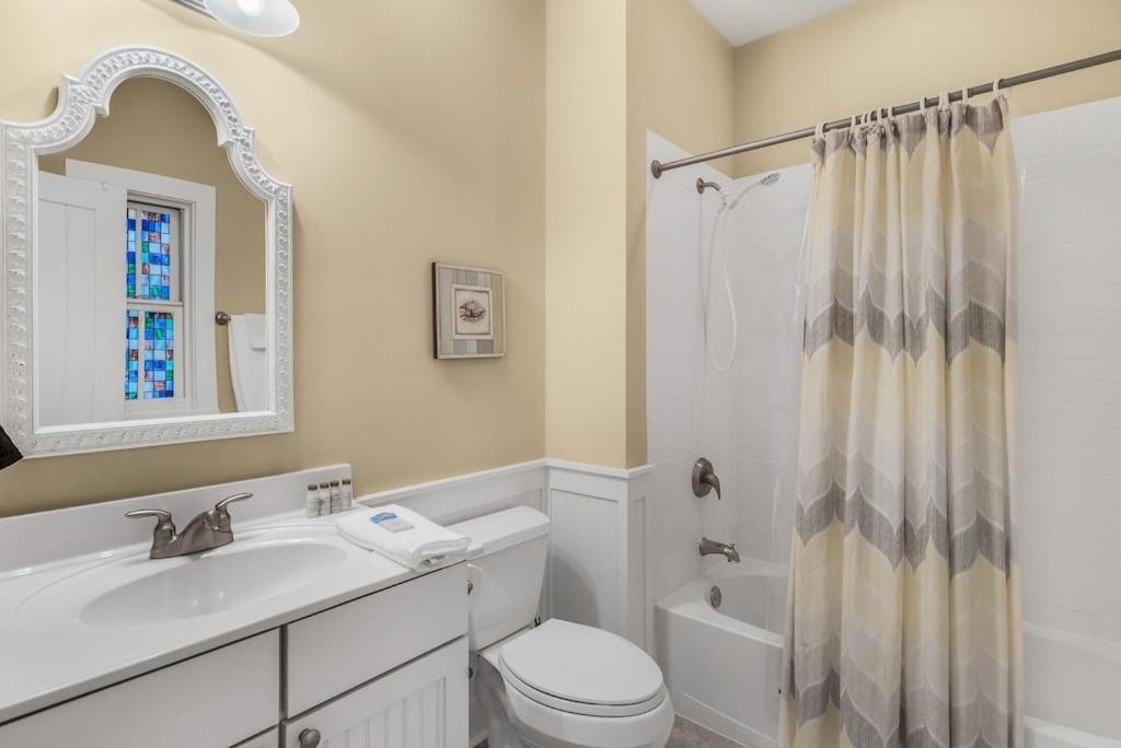 Bungalow, 3 Min Walk To Beach, Golf Cart, 4 Bikes, Wagon * Seacrest