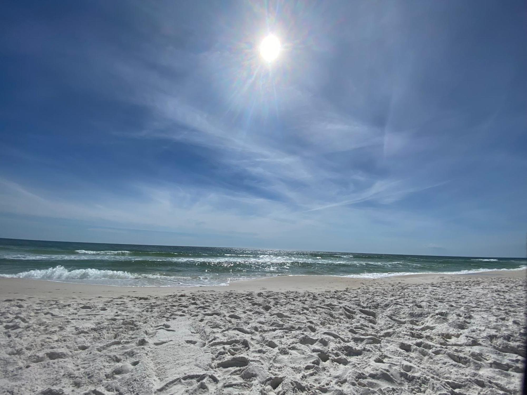Bungalow, 3 Min Walk To Beach, Golf Cart, 4 Bikes, Wagon Holiday home *