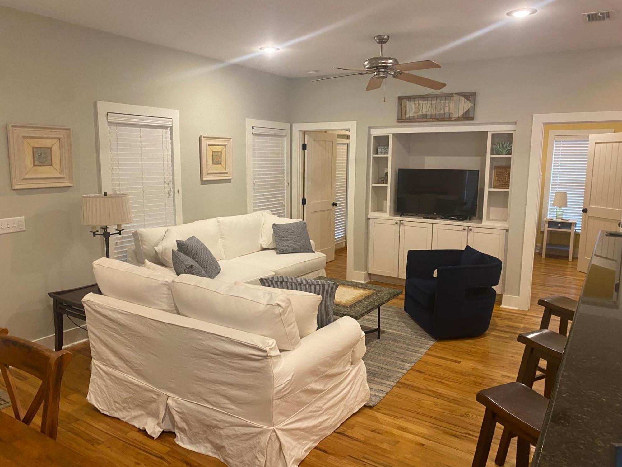 Bungalow, 3 Min Walk To Beach, Golf Cart, 4 Bikes, Wagon * Seacrest